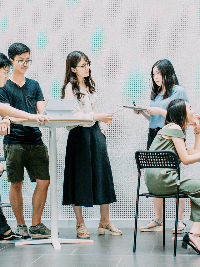 研修している画像